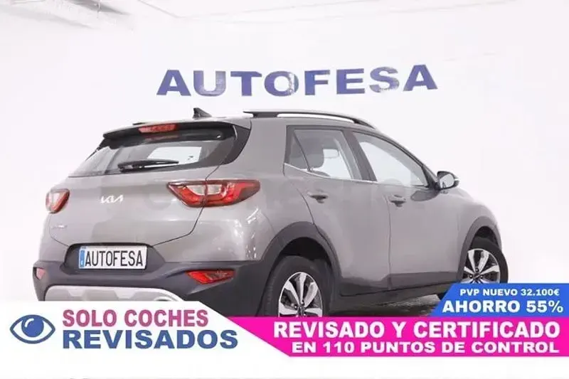 Usado Kia Stonic 120 CV (88 kW) 2023 Verde SUV