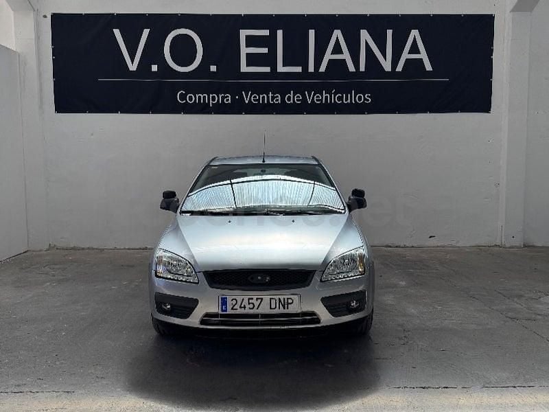 Usado Ford Focus Sport 115 CV (84 kW) 2006 Gris / plata Berlina