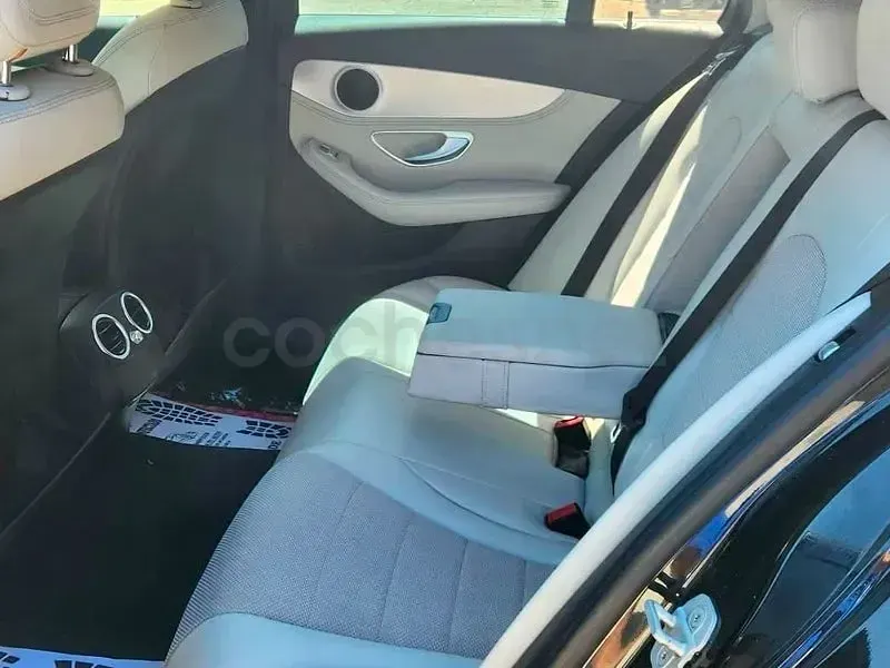 Usado Mercedes C220 Avantgarde 170 CV (125 kW) 2015 Negro Familiar
