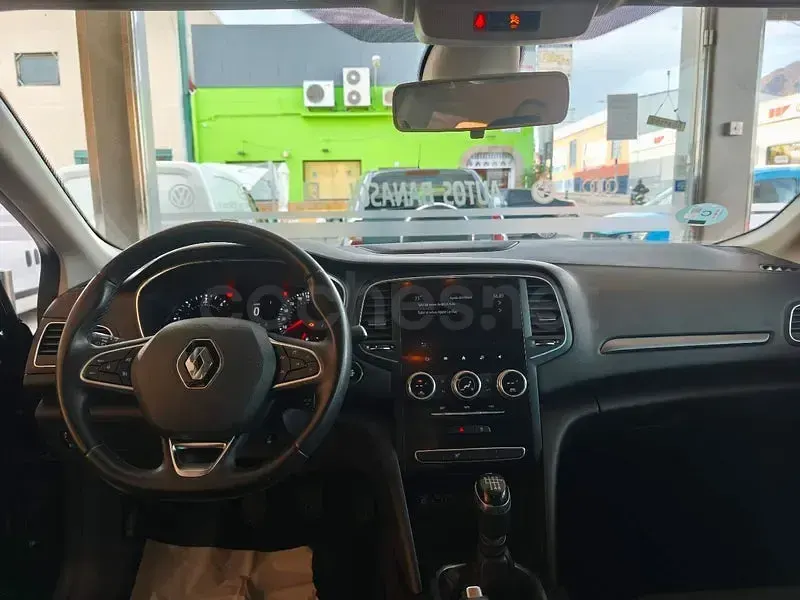 Usado Renault Mégane II Intens 115 CV (84 kW) 2022 Negro Berlina