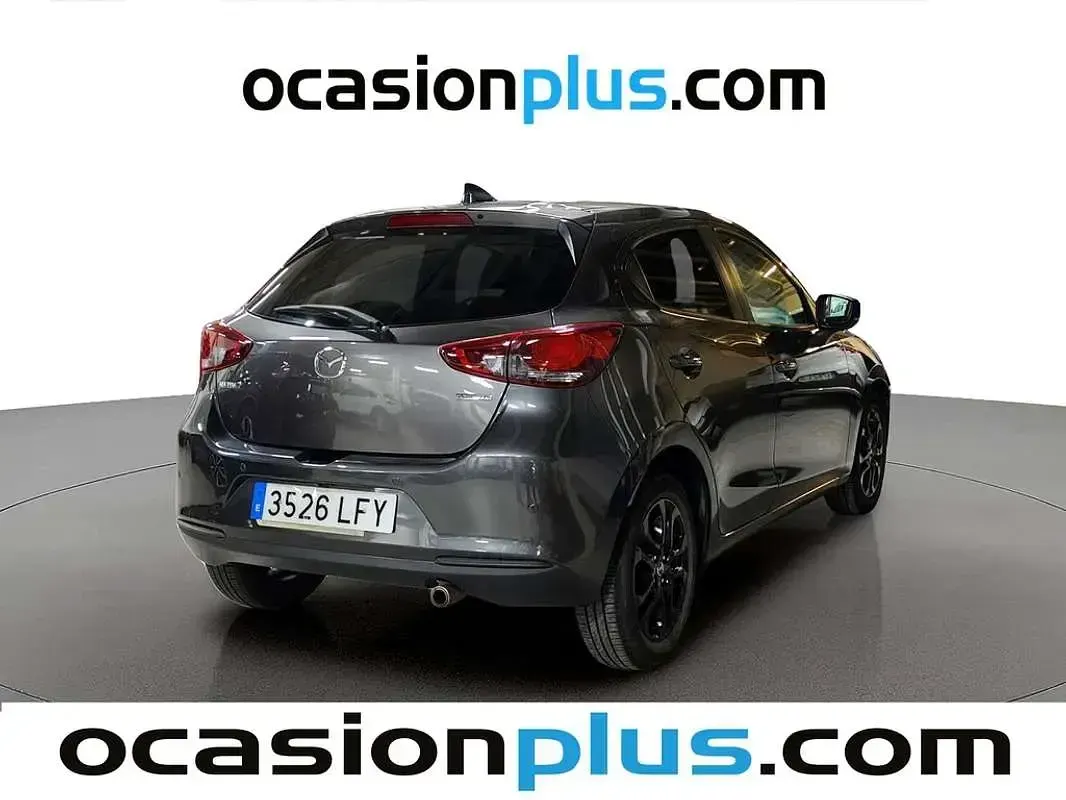 Usado Mazda 2 90 CV (66 kW) 2020 Gris Utilitario