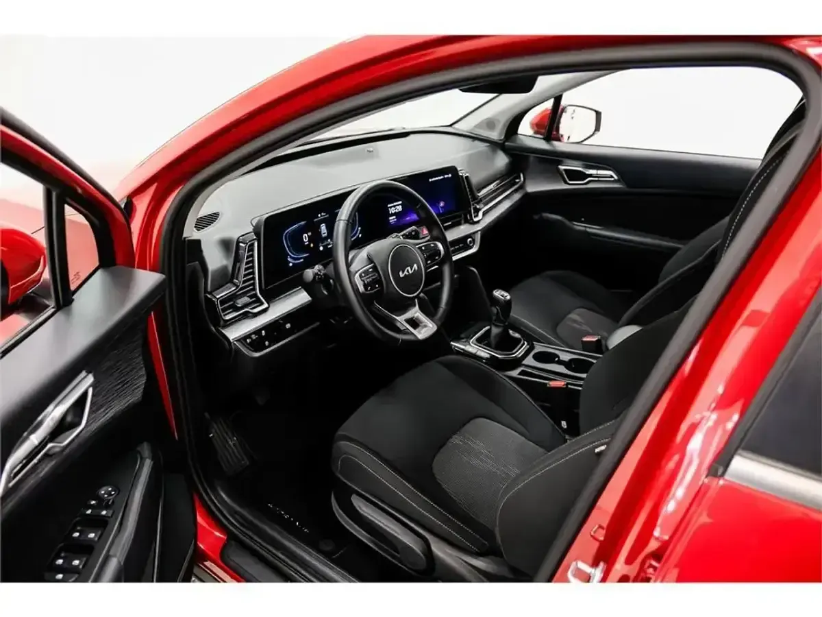 Usado Kia Sportage 150 CV (110 kW) 2024 Rojo SUV