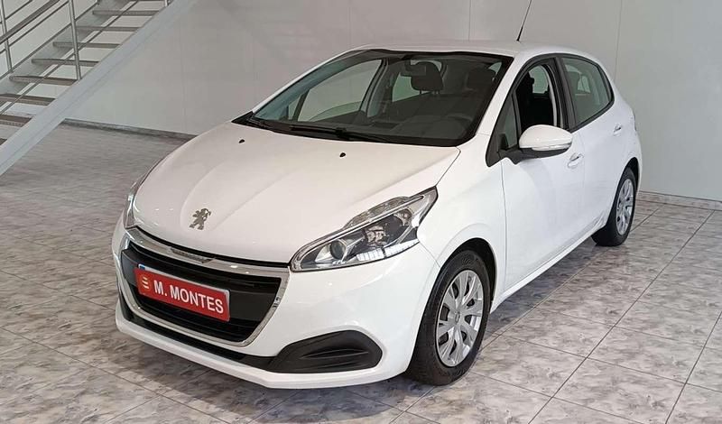 Blanco Usado 2018 Peugeot 208 Style Utilitario | 8900 € (Precio justo) - Imagen 1/4