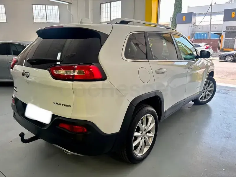 Usado Jeep Cherokee Limited 140 CV (102 kW) 2014 Blanco SUV
