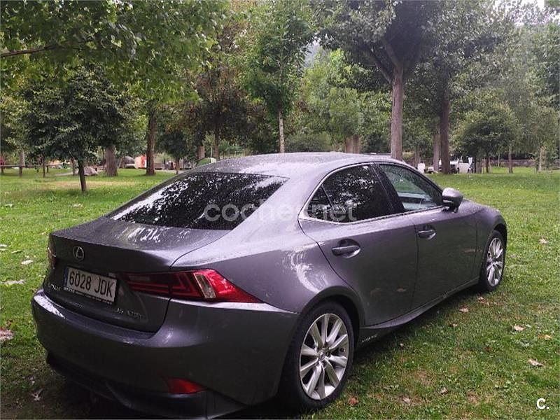 Gris / plata Usado 2015 Lexus IS300h Executive Line Berlina | 20.500 € (Precio justo) - Imagen 1/4