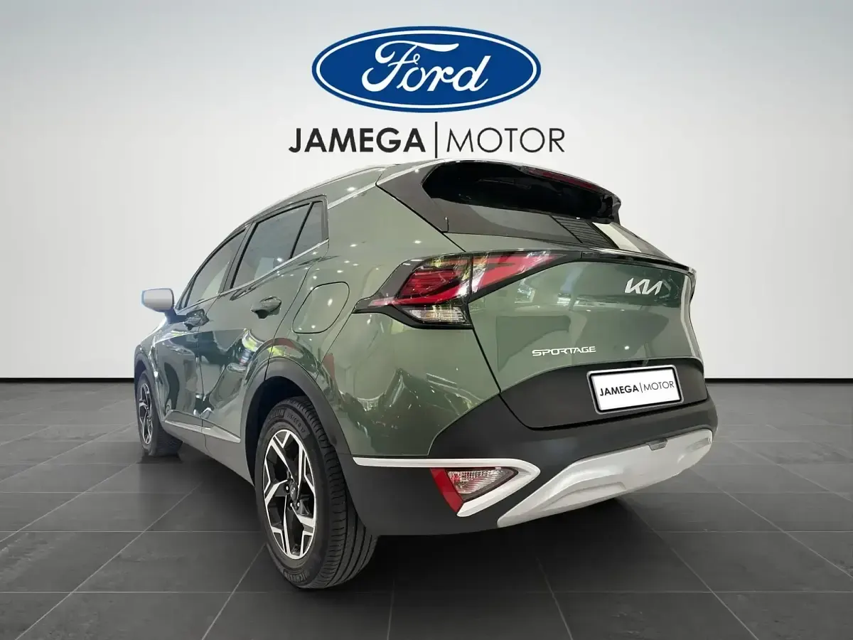 Usado Kia Sportage 150 CV (110 kW) 2022 Verde SUV