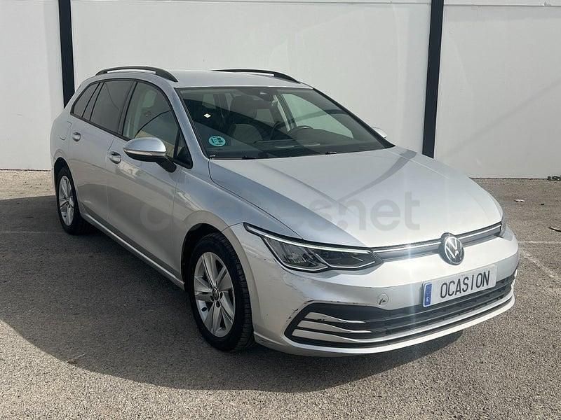 Usado VW Golf VIII 115 CV (84 kW) 2021 Gris / plata Familiar