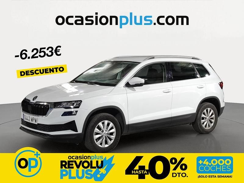 Usado Skoda Karoq Selection 115 CV (84 kW) 2024 Blanco SUV
