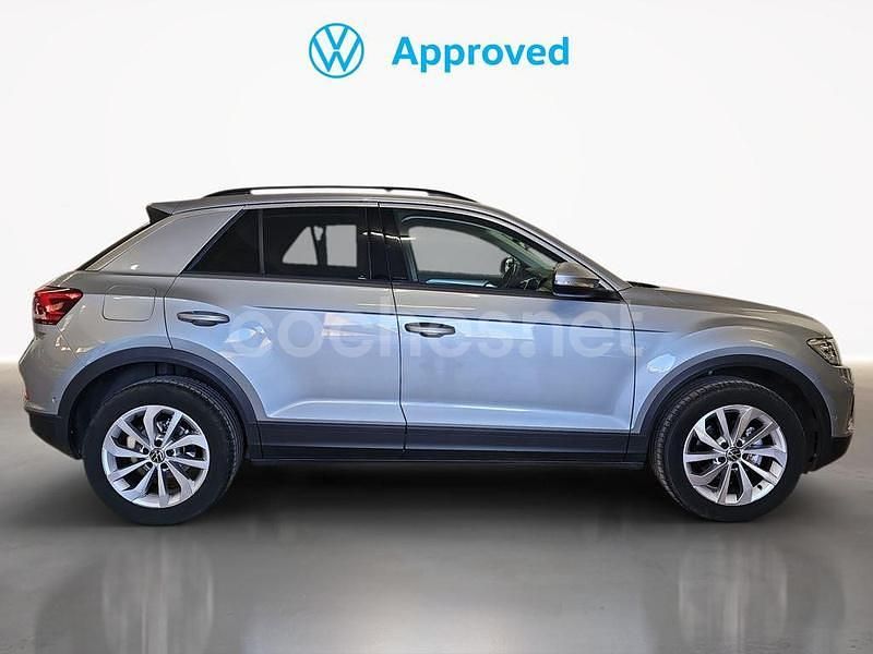 Usado VW T-Roc Life 150 CV (110 kW) 2024 Gris / plata SUV