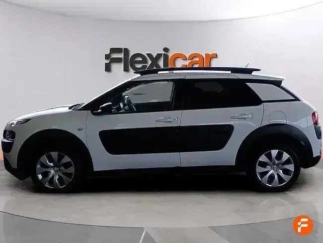 Usado Citroën C4 Cactus Feel 82 CV (60 kW) 2017 Blanco Utilitario