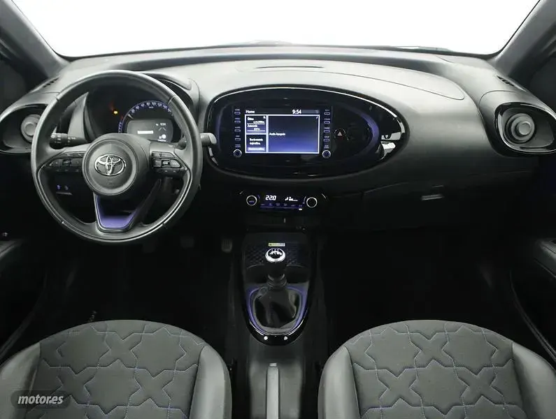 Usado Toyota Aygo X Edition 72 CV (52 kW) 2022 Azul SUV