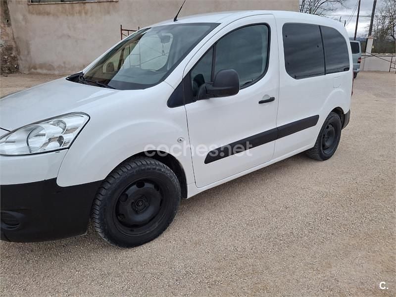 Usado Peugeot Partner Tepee 90 CV (66 kW) 2012 Blanco Monovolumen