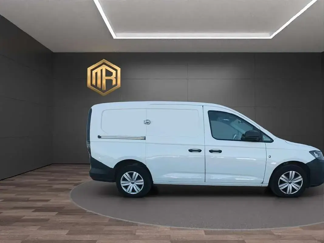 Usado VW Caddy Maxi 102 CV (75 kW) 2022 Blanco Monovolumen