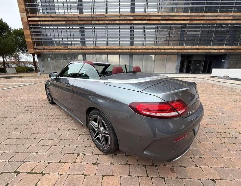 Usado Mercedes C220 194 CV (142 kW) 2019 Gris Descapotable