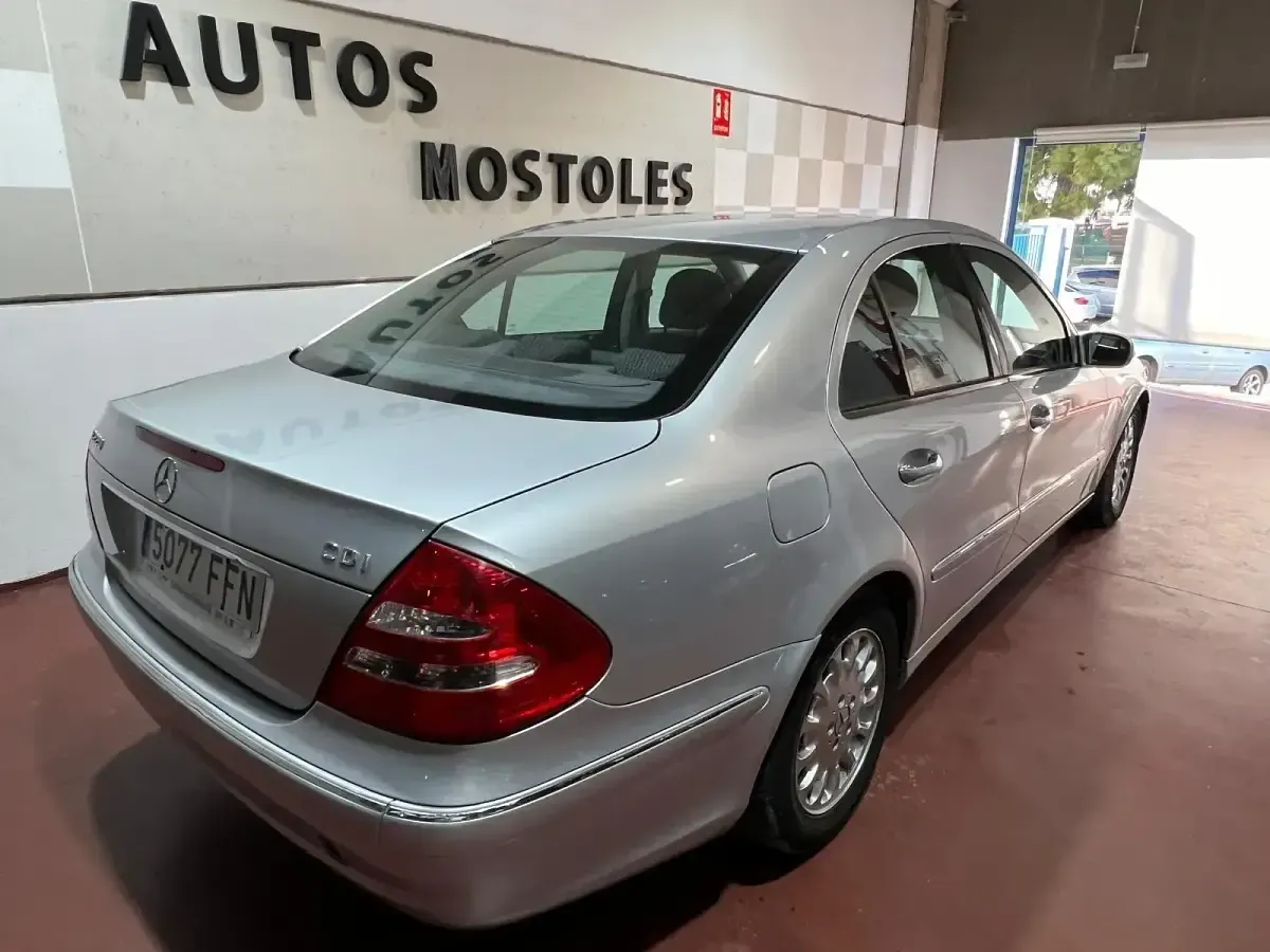 Occasion Mercedes E220 Elegance 150 PK (110 kW) 2006 Grijs Sedan