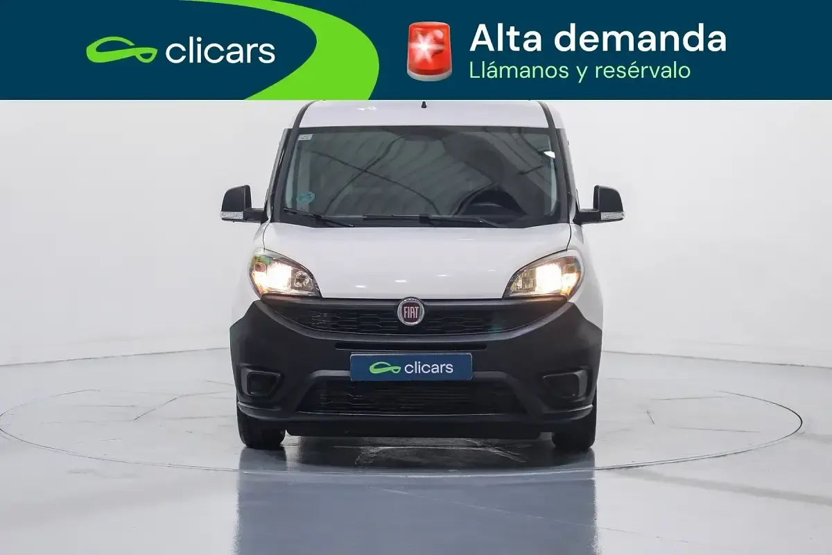 Usado Fiat Doblò 105 CV (77 kW) 2022 Blanco Monovolumen