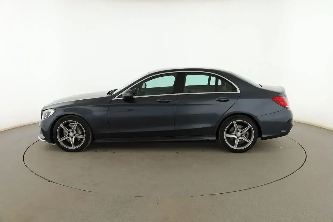 Usado Mercedes C220 AMG line 170 CV (125 kW) 2016 Gris Berlina