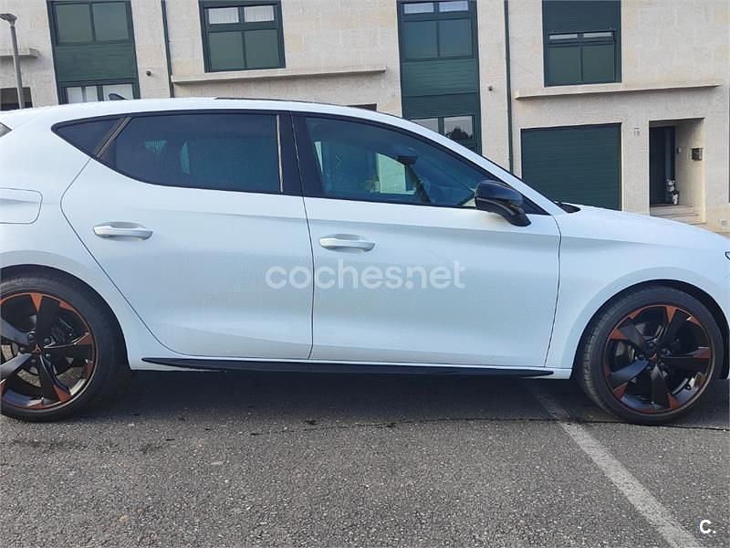 Usado Cupra Leon 150 CV (110 kW) 2023 Blanco Berlina