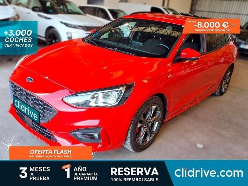 Usado Ford Focus Trend+ 125 CV (91 kW) 2021 Rojo Utilitario