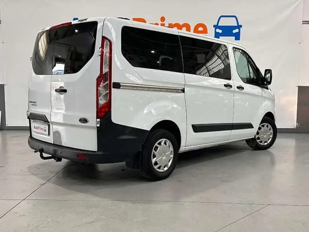 Usado Ford Transit Custom Trend 131 CV (96 kW) 2018 Blanco Familiar