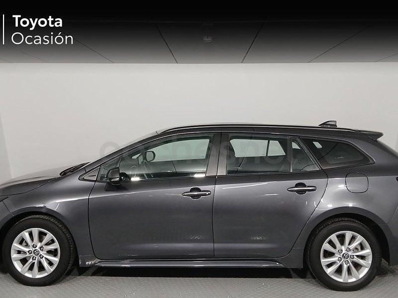 Usado Toyota Corolla Active 140 CV (102 kW) 2025 Gris / plata Familiar