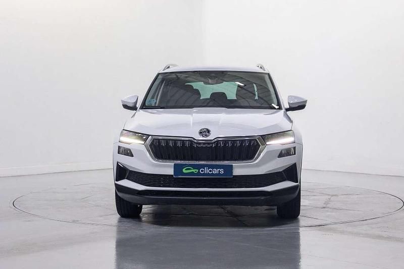 Usado Skoda Karoq Ambition 150 CV (110 kW) 2022 Blanco SUV
