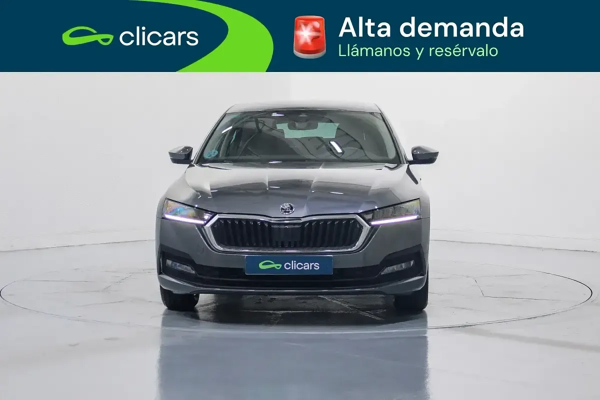 Usado Skoda Octavia Ambition 150 CV (110 kW) 2022 Gris Berlina