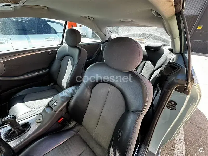Occasion Mercedes CLK240 Avantgarde 170 PK (125 kW) 2002 Blauw Coupé