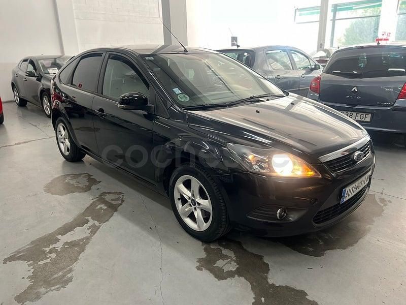 Usado Ford Focus Trend 109 CV (80 kW) 2009 Negro Berlina