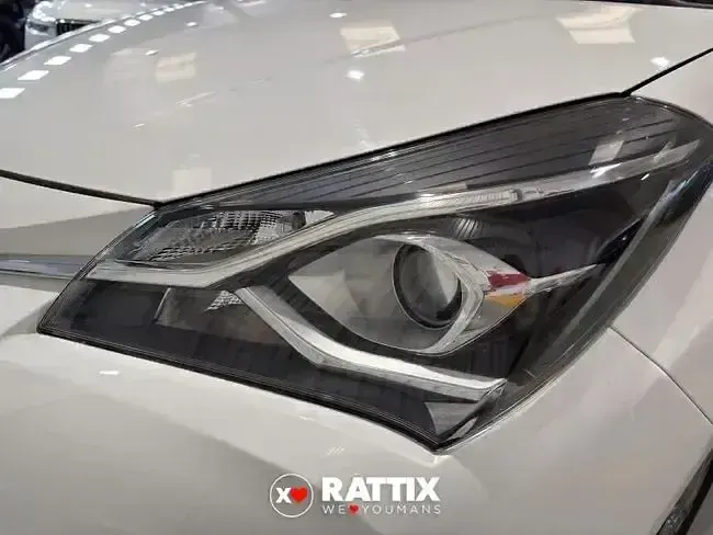 Usado Toyota Yaris Hybrid Active 100 CV (73 kW) 2020 Blanco Berlina
