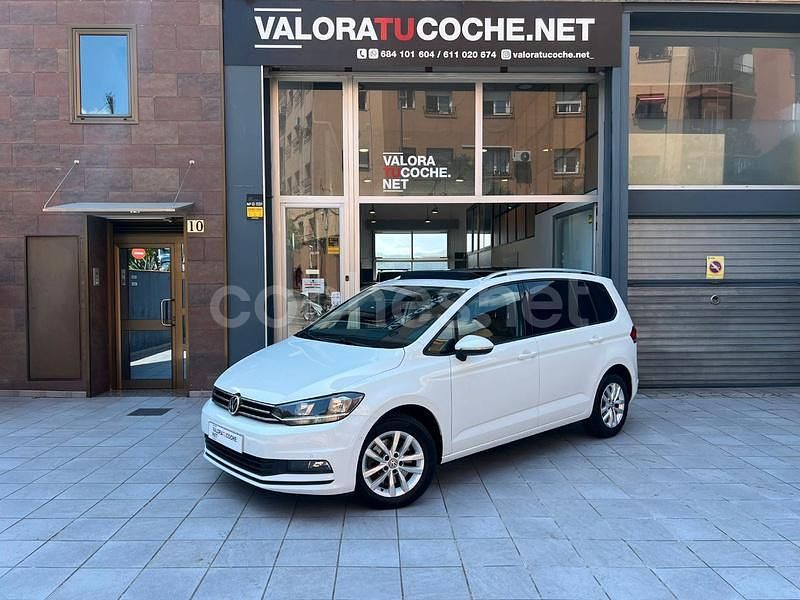 Blanco Usado 2017 VW Touran Advance Monovolumen | 17.950 € (Un poco caro) - Imagen 1/4