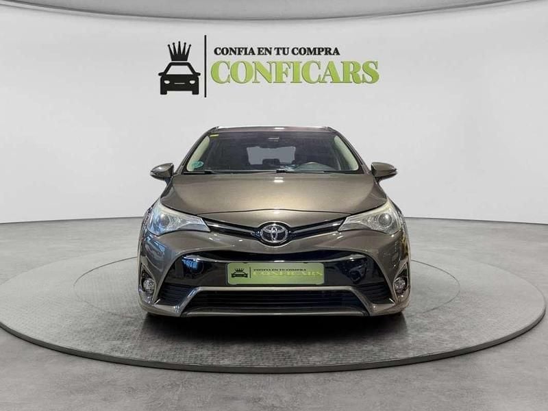Usado Toyota Avensis Advance 143 CV (105 kW) 2016 Marrón Familiar