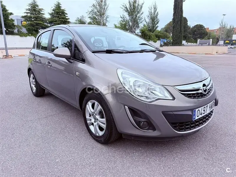 Usado Opel Corsa Selective 95 CV (69 kW) 2012 Beige Utilitario