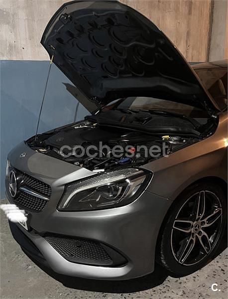 Usado Mercedes A180 AMG line 122 CV (89 kW) 2016 Gris / plata Berlina
