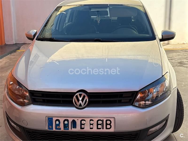 Gris / plata Usado 2009 VW Polo Advance Berlina | 5700 € (Precio justo) - Imagen 1/1