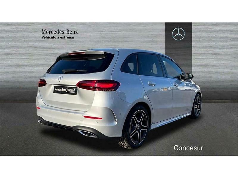 Usado Mercedes B200 163 CV (119 kW) 2024 Plata Monovolumen