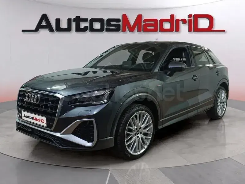 Usado Audi Q2 S-Line 150 CV (110 kW) 2024 Gris / plata SUV