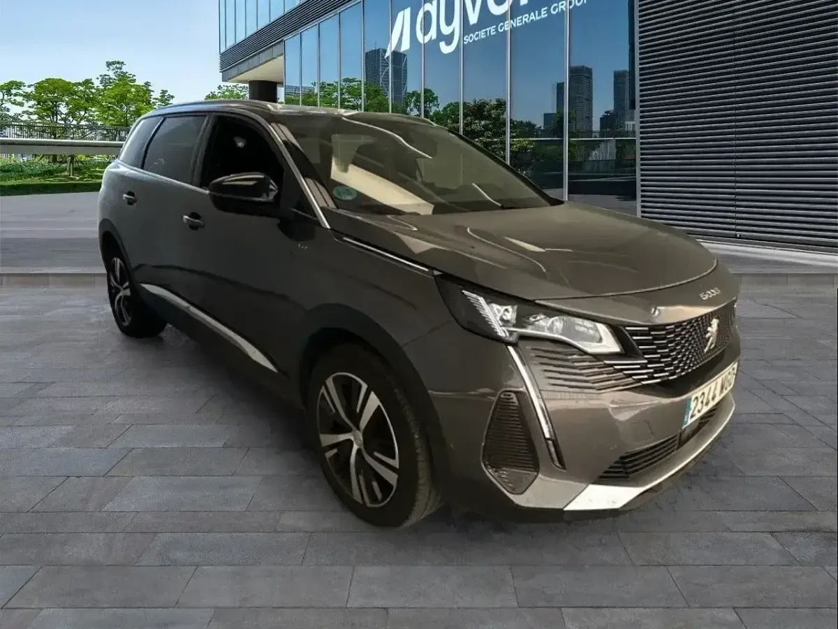 Usado Peugeot 5008 GT 131 CV (96 kW) 2023 Gris SUV