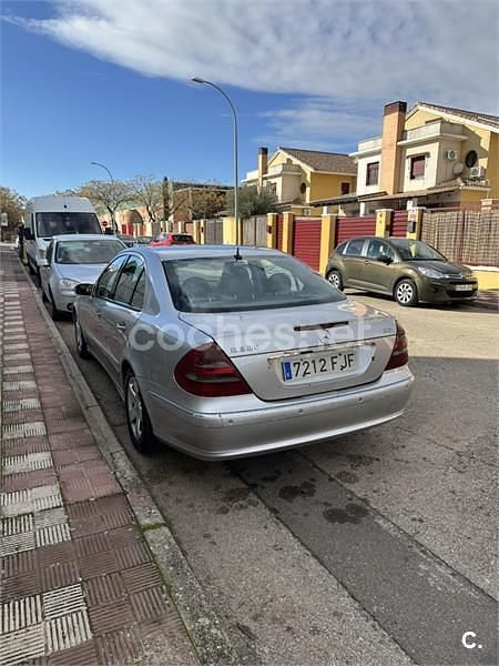Gris / plata Usado 2004 Mercedes E320 Avantgarde Berlina | 3500 € (Precio justo) - Imagen 1/4