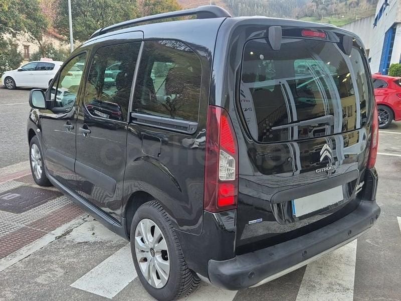 Usado Citroën Berlingo Feel 100 CV (73 kW) 2016 Negro Monovolumen
