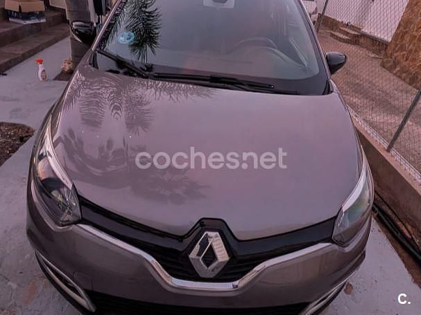 Usado Renault Captur Intens 90 CV (66 kW) 2016 Gris / plata SUV