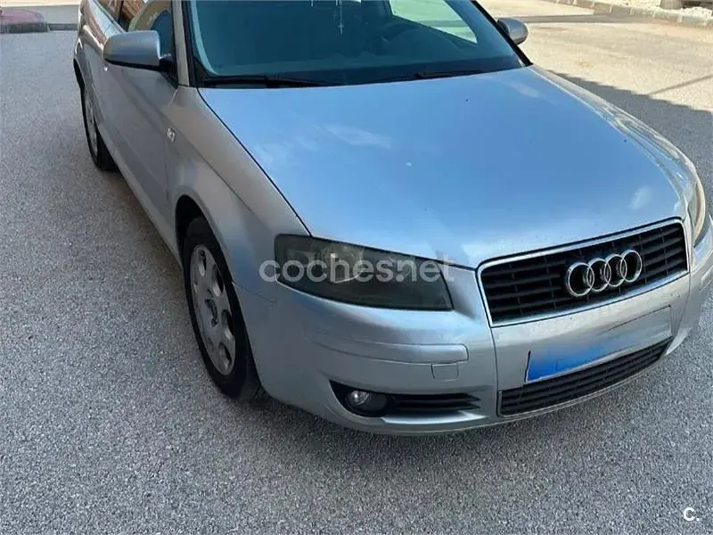 Usado Audi A3 Ambition 140 CV (102 kW) 2003 Gris / plata Utilitario
