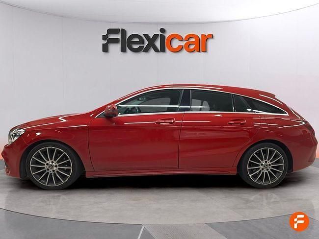 Usado Mercedes CLA200 Shooting Brake 136 CV (100 kW) 2017 Rojo Familiar