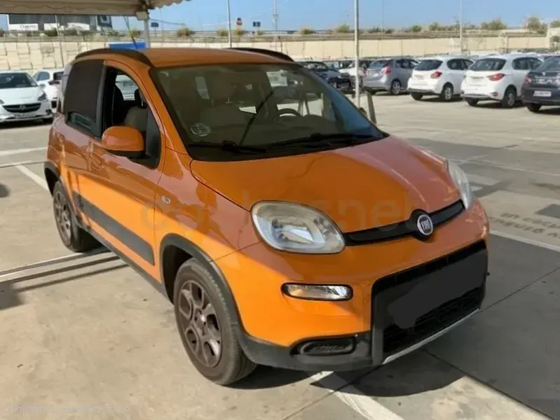 Usado Fiat Panda 4x4 85 CV (62 kW) 2013 Naranja Utilitario