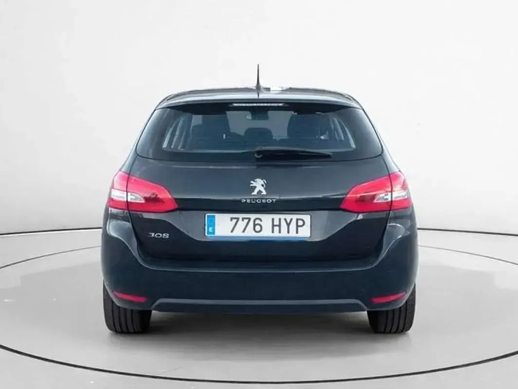 Usado Peugeot 308 Active 131 CV (96 kW) 2014 Negro Familiar