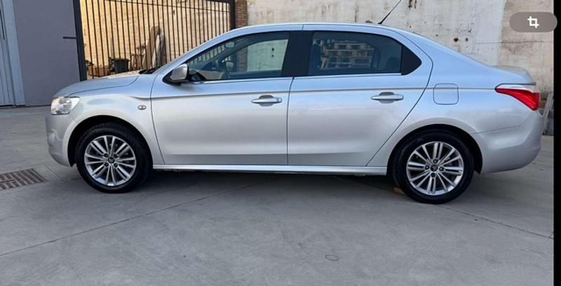 Usado Citroën C-Elysee I Exclusive 82 CV (60 kW) 2016 Plateado Berlina