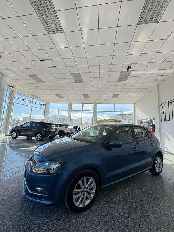 Usado VW Polo Advance 90 CV (66 kW) 2016 Azul Utilitario