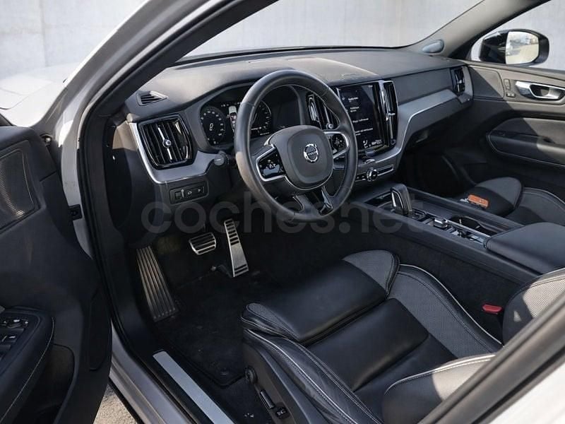 Usado Volvo XC60 R-Design 350 CV (257 kW) 2021 Gris / plata SUV