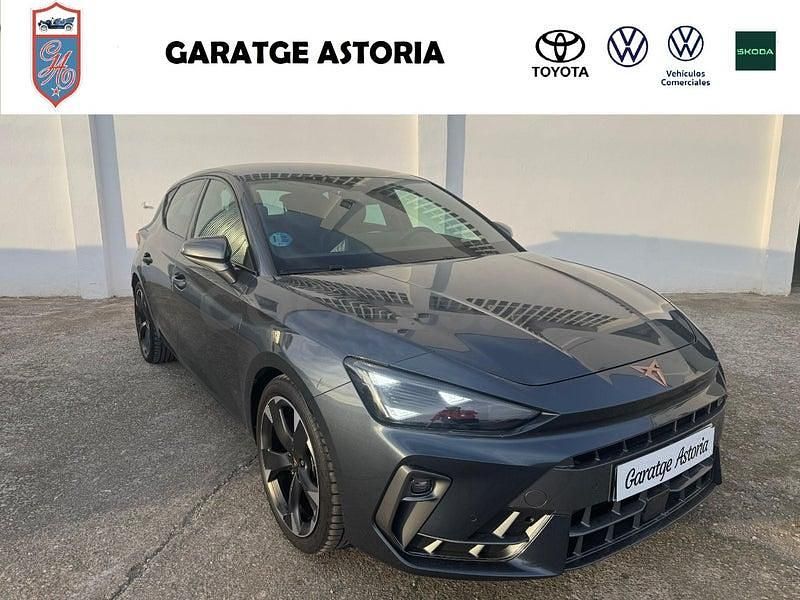 Usado Cupra Leon 150 CV (110 kW) 2025 Gris / plata Berlina