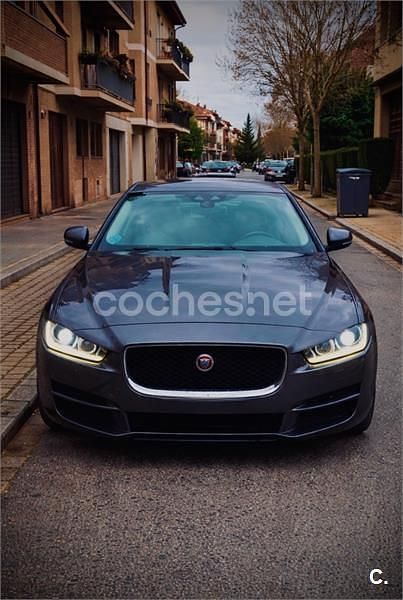 Gris / plata Usado 2016 Jaguar XE Portfolio Berlina | 9000 € (Super precio) - Imagen 1/4